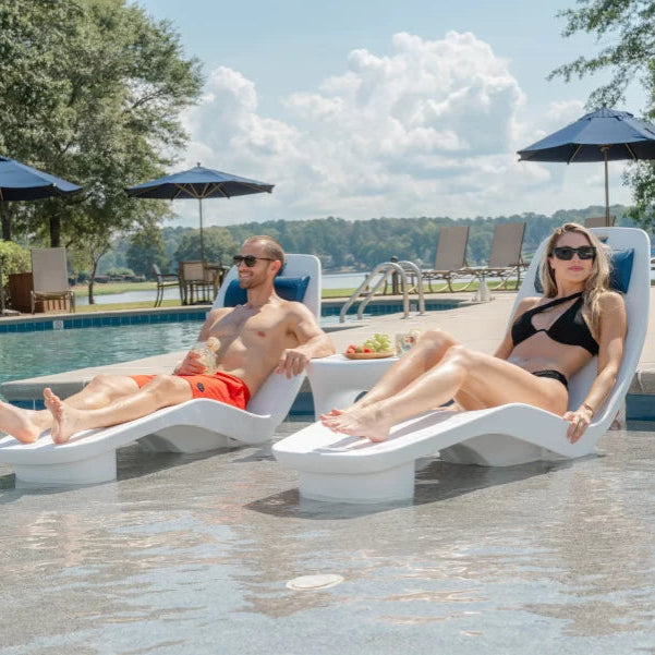 Laylo Lounger with 4" Riser