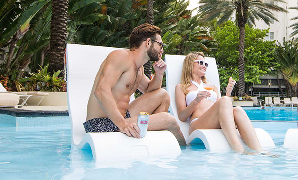 Signature Chair and Side Table In-Pool Set