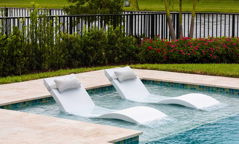 Signature Chaise and Headrest Pillow In-Pool Set