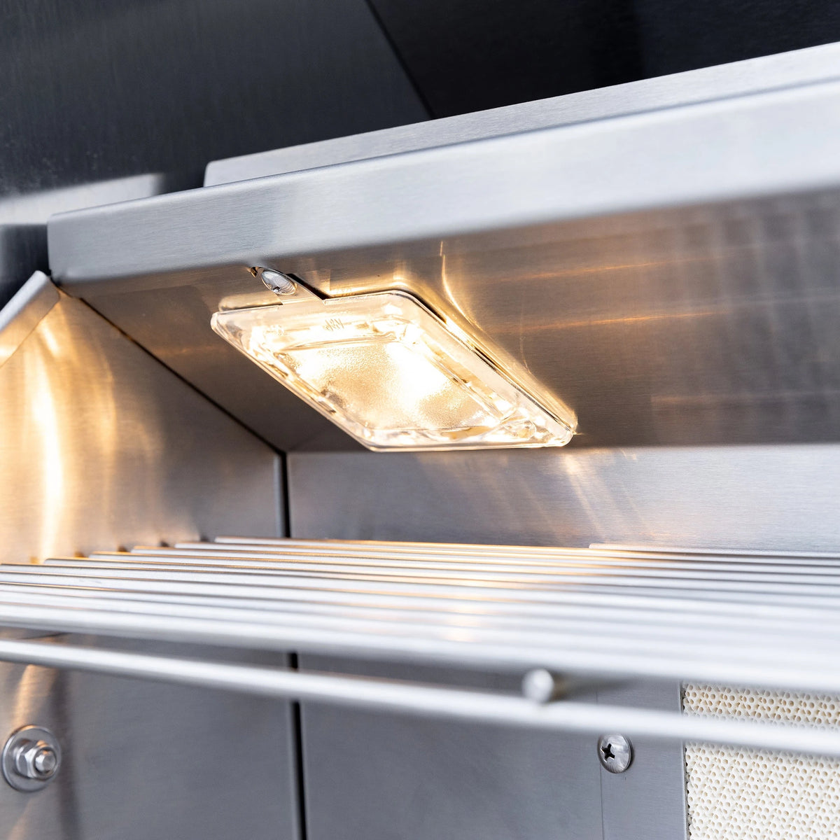 Sizzler Pro 32" Built-in Grill by Summerset