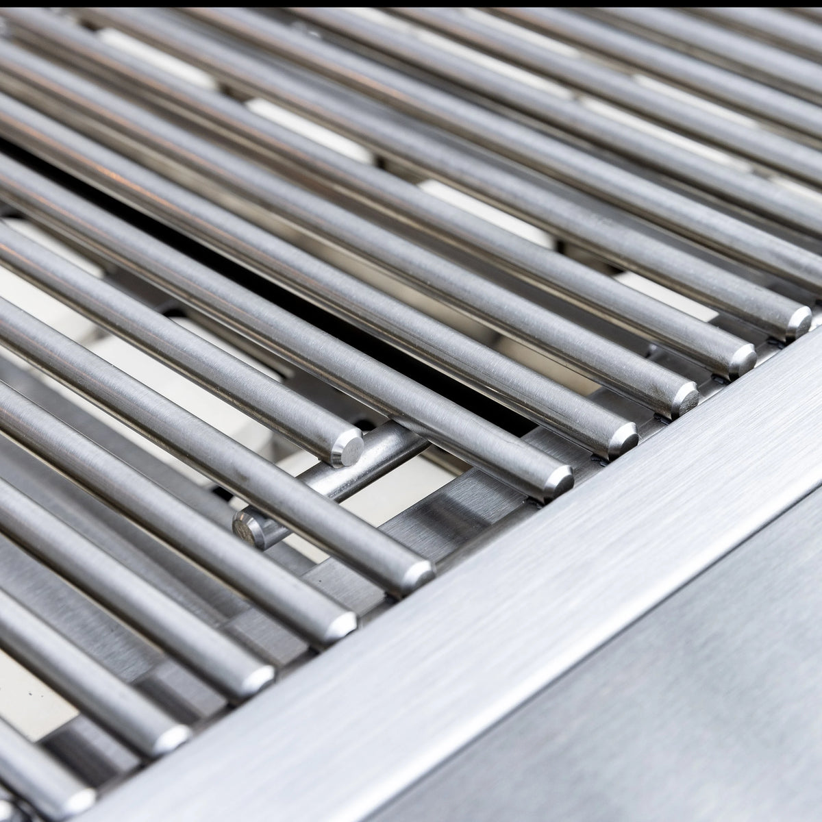Sizzler Pro 32" Built-in Grill by Summerset