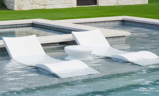 Ledge Signature Chaise and Side Table In-Pool Set