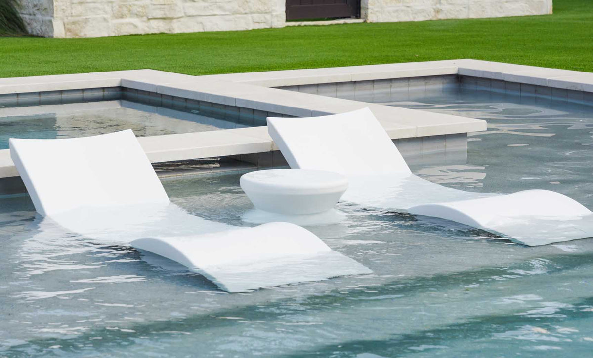 Ledge Signature Chaise and Side Table In-Pool 6-Piece Set