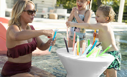 Ledge Signature Chair and Side Table In-Pool Set