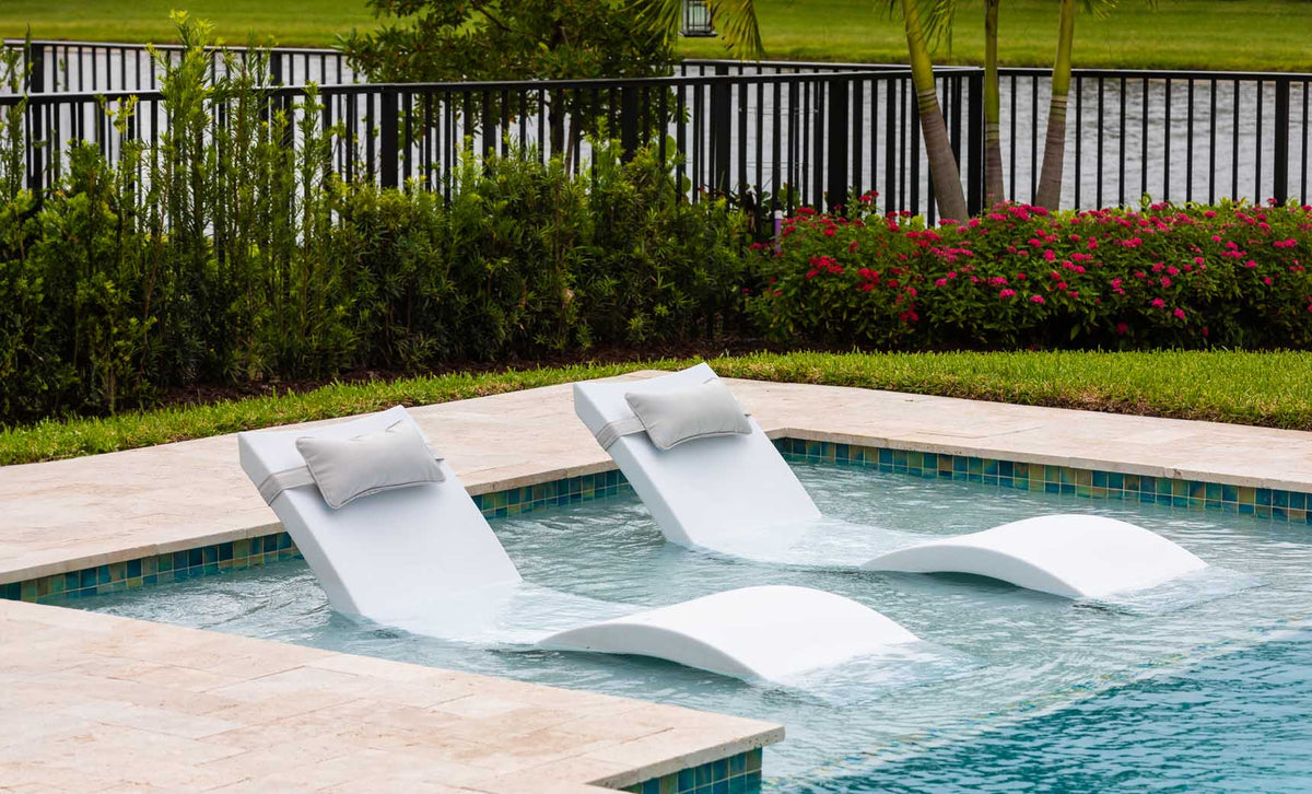 Ledge Signature Chaise and Headrest Pillow In-Pool Set