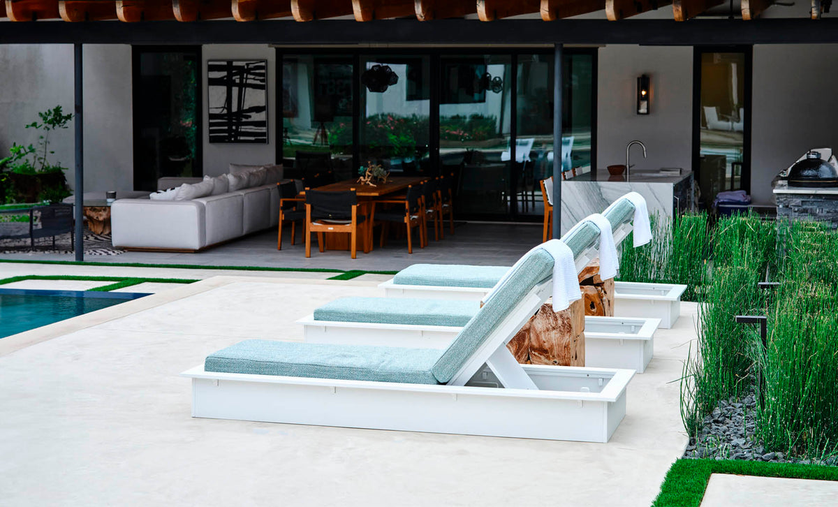 Ledge Echo Chaise