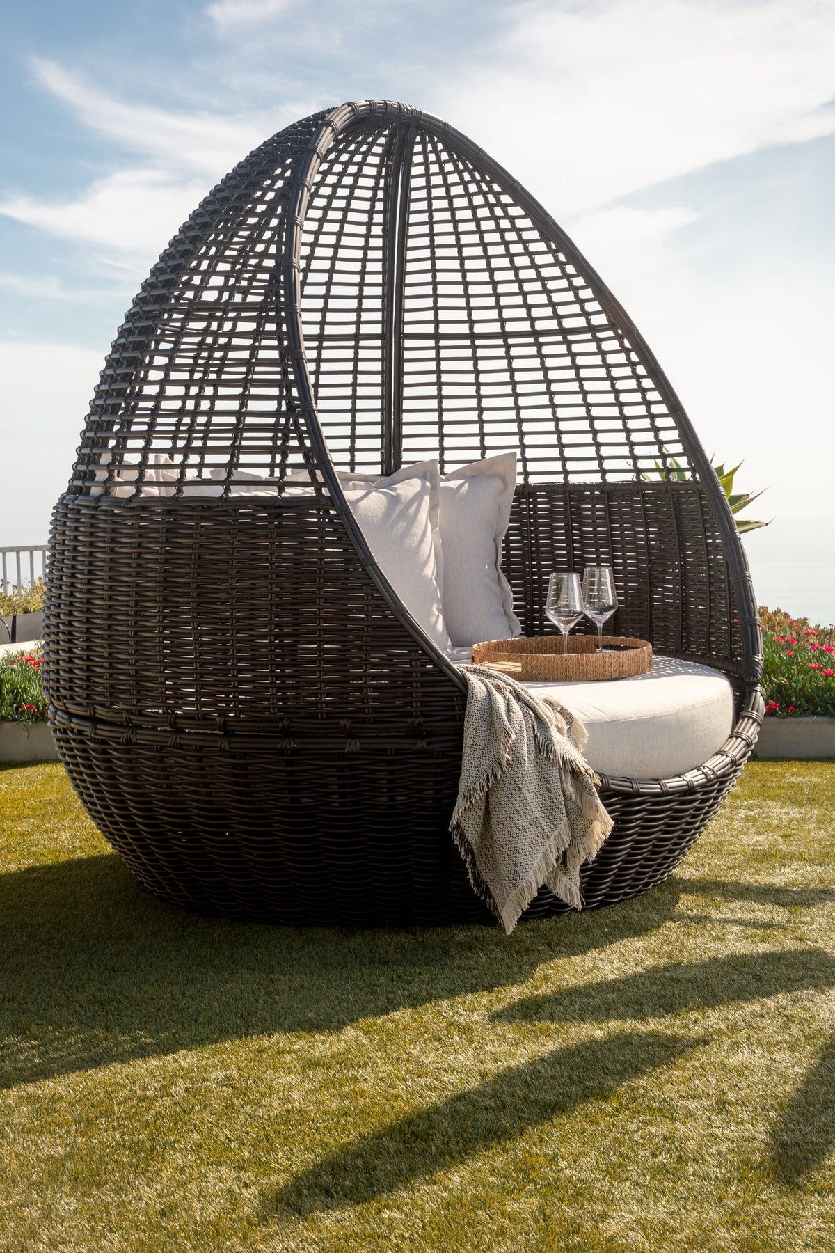 Sunset West Cabo Daybed in Soothe Pearl w/ Flange Welt — View 4