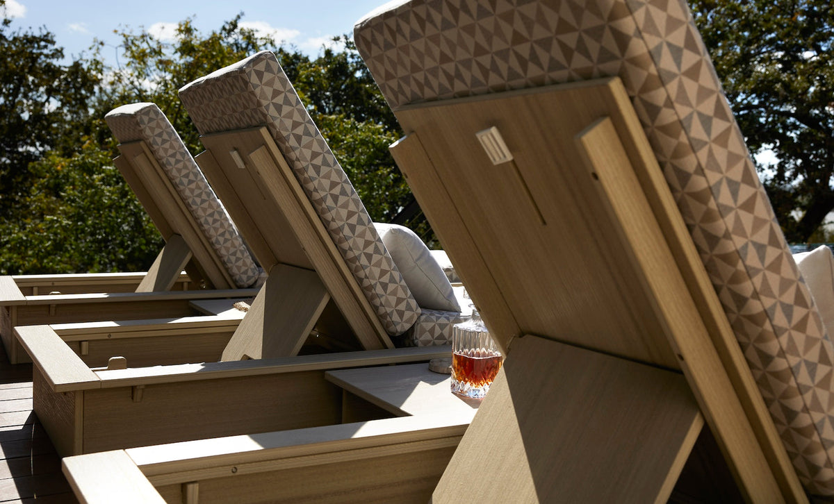 Ledge Echo Chaise