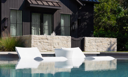 Ledge Signature Chaise and Affinity Side Table In-Pool Set
