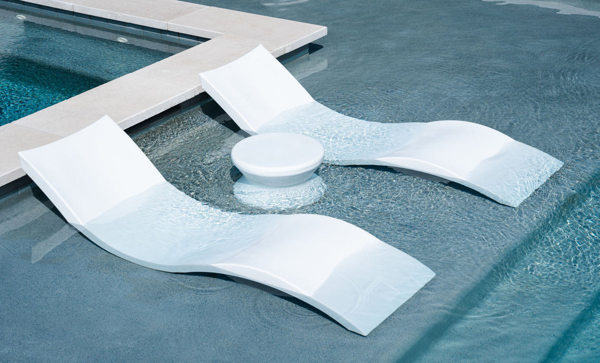 Ledge Signature Chaise and Side Table In-Pool Set
