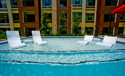 Ledge Signature Chaise with Chairs and Side Table In-Pool 6-Piece Set