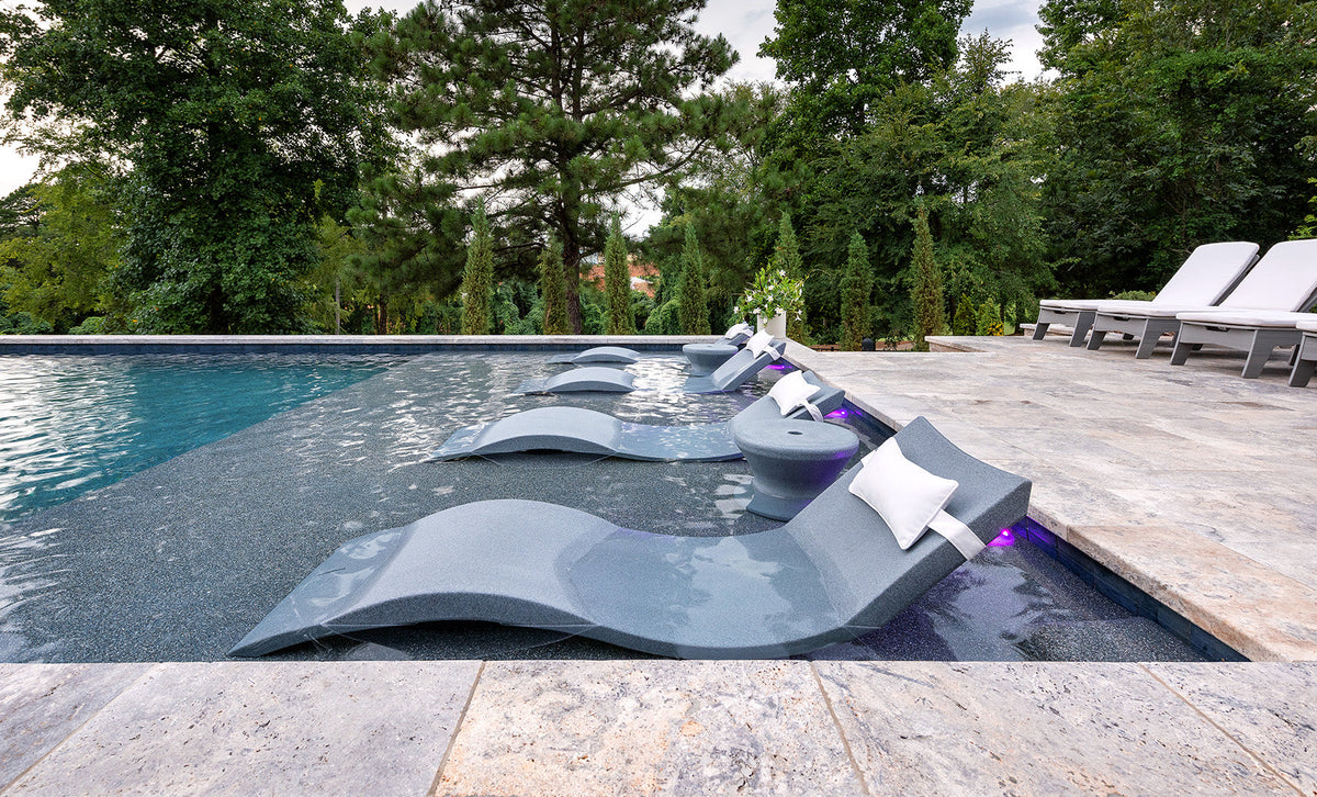 Ledge Signature Chaise and Side Table In-Pool 6-Piece Set