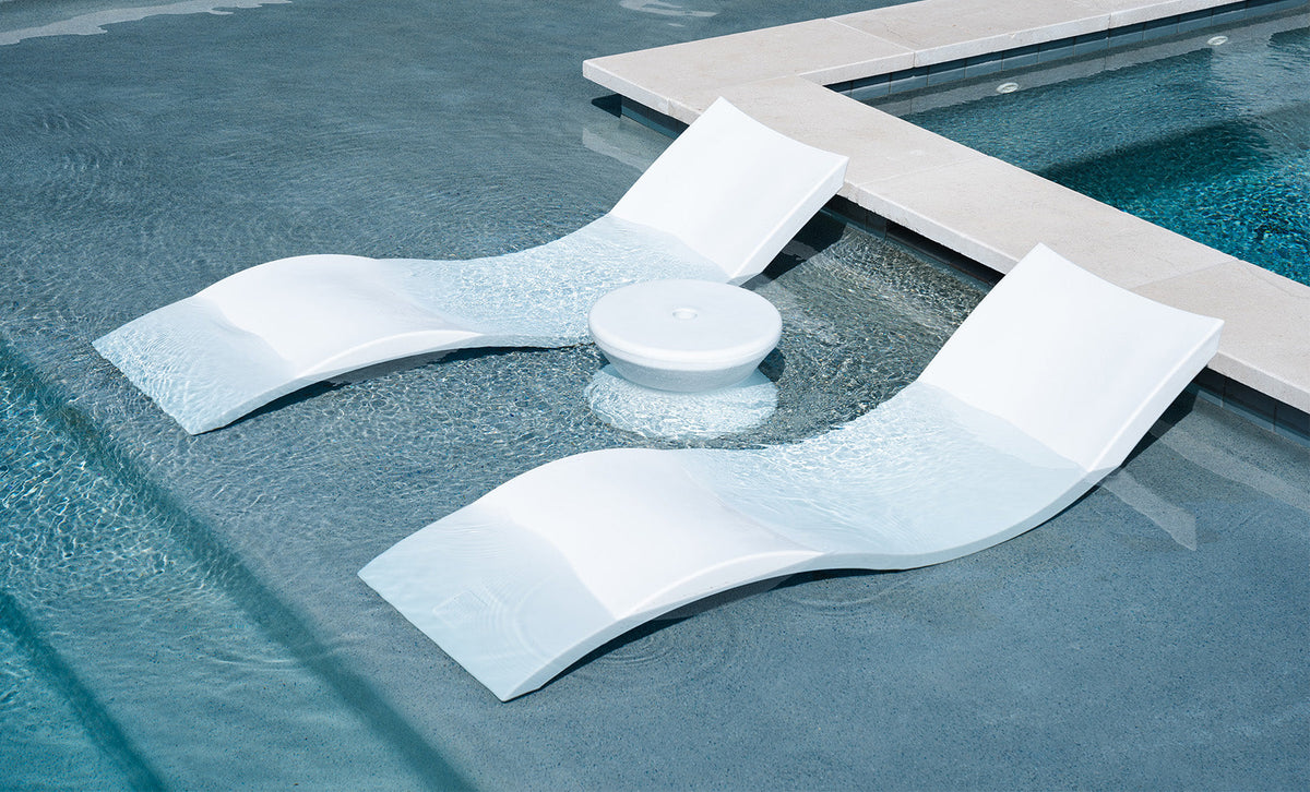 Ledge Signature Chaise and Side Table In-Pool 6-Piece Set