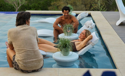 Ledge Signature Chaise and Side Table In-Pool 6-Piece Set